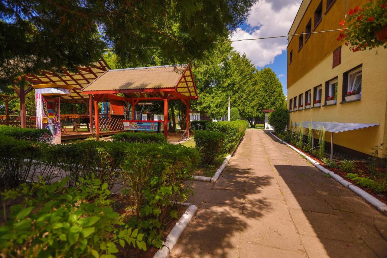 Osrodek Wypoczynkowy Dolomity Hotel Jedwabno Екстериор снимка