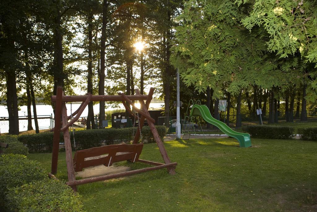 Osrodek Wypoczynkowy Dolomity Hotel Jedwabno Екстериор снимка
